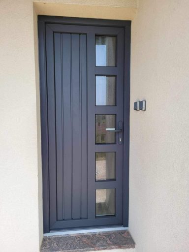 porte d'entrée en PVC